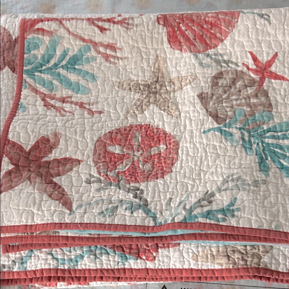 Coastal Coral and Teal Quilt Set
King size quilt with 2 shams and 3 pillows